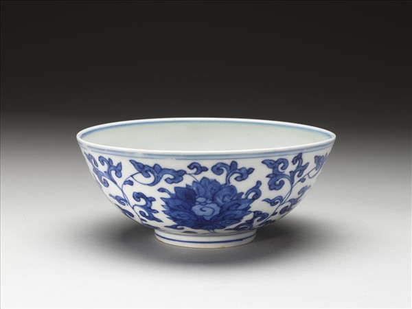 青花番蓮壽字紋碗