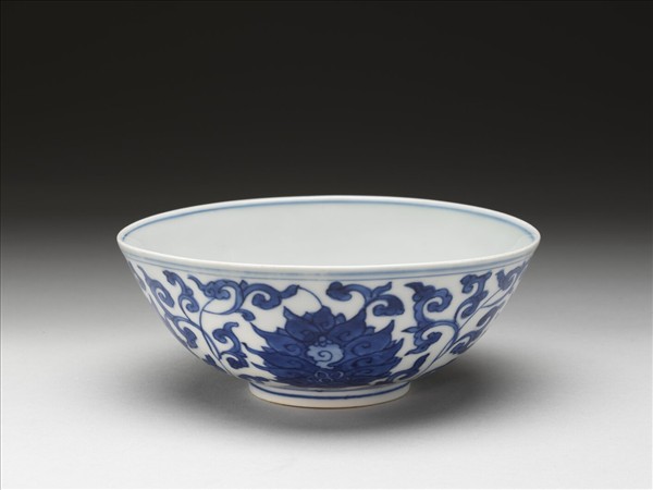 青花番蓮壽字紋碗