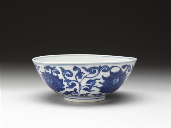 青花番蓮壽字紋碗