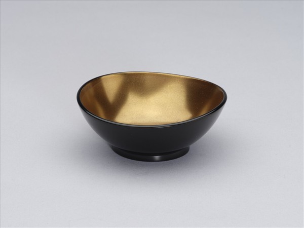 黑漆内金橢圓盃