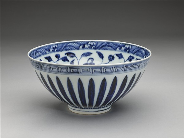 青花花卉紋蓮子碗