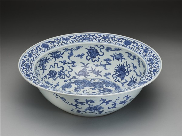 青花八寶魚龍紋盆