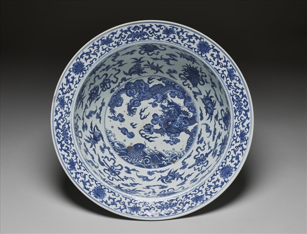 青花八寶魚龍紋盆