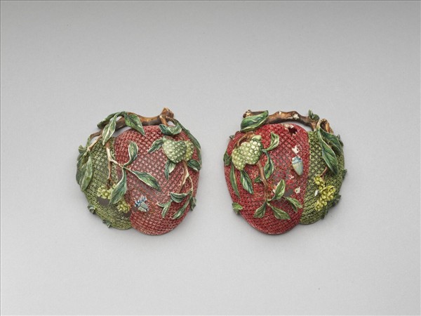 象牙鏤雕花果盒