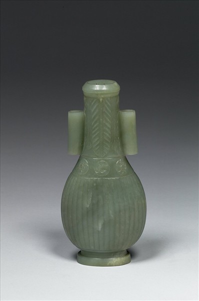 玉直紋貫耳瓶