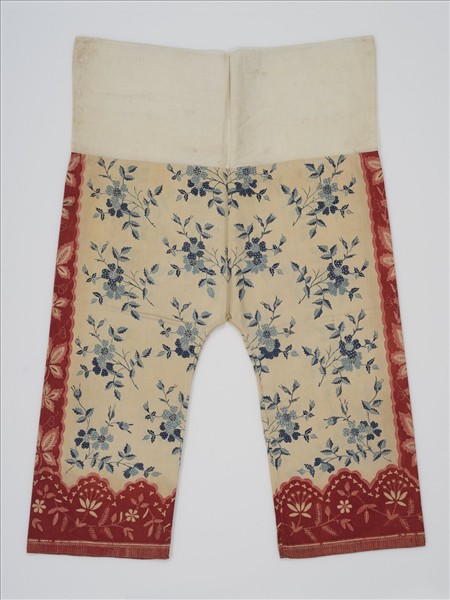 印尼 白地花卉蠟染兒童褲裝