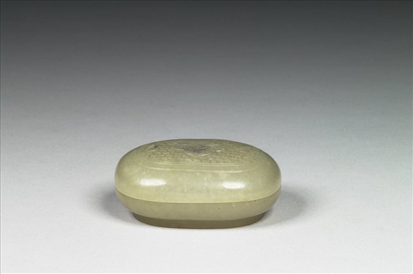 玉四瓣花紋橢圓盒