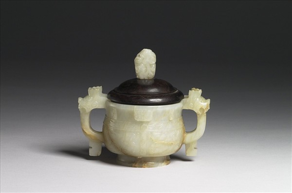 玉獸面紋簋形爐