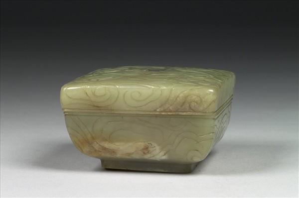 玉雲紋盒