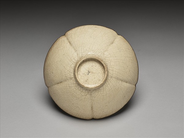 定窯 白釉梅花式碗