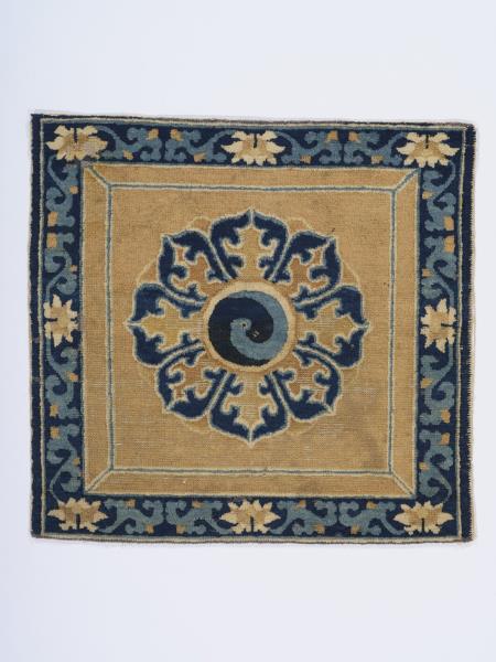 中國 太極寶相花紋栽絨毯