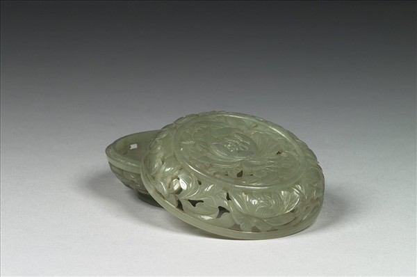 玉鏤空番蓮紋盒