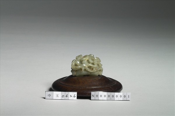 螭虎啣芝紋玉頂