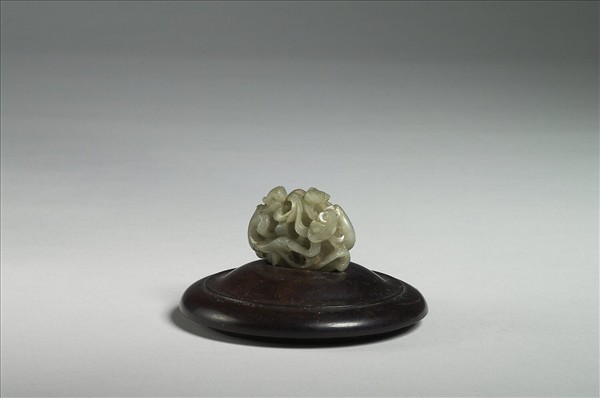 螭虎啣芝紋玉頂