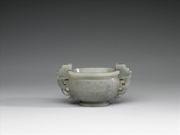 玉獸面紋橢圓爐