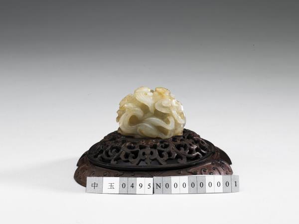 螭虎啣芝紋玉頂