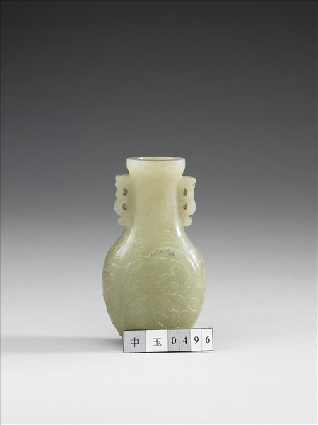 玉番蓮龍耳瓶