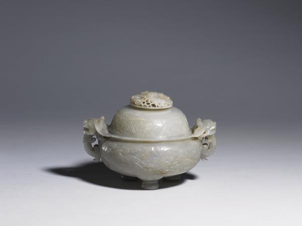 中国玉石岫玉彫刻雙耳活環龍鈕蓋爐三足香炉