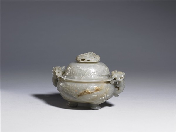 玉雕花龍耳爐- 故宮