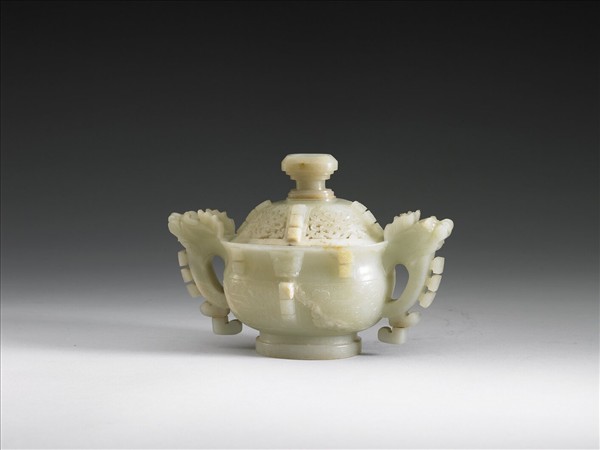 玉獸面紋龍耳爐