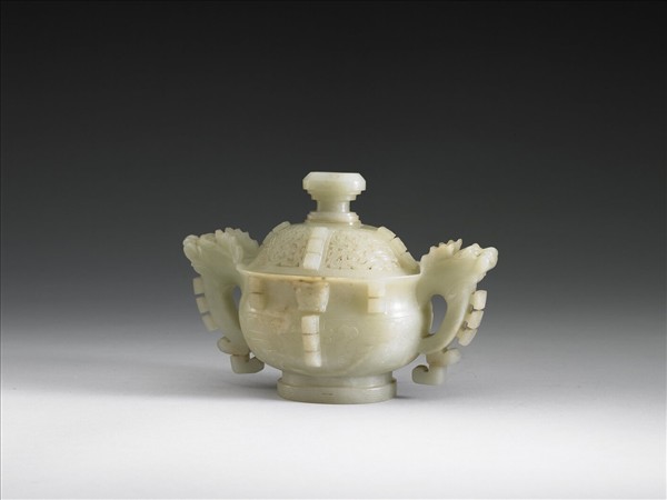 玉獸面紋龍耳爐