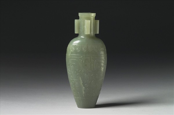 玉獸面紋貫耳瓶
