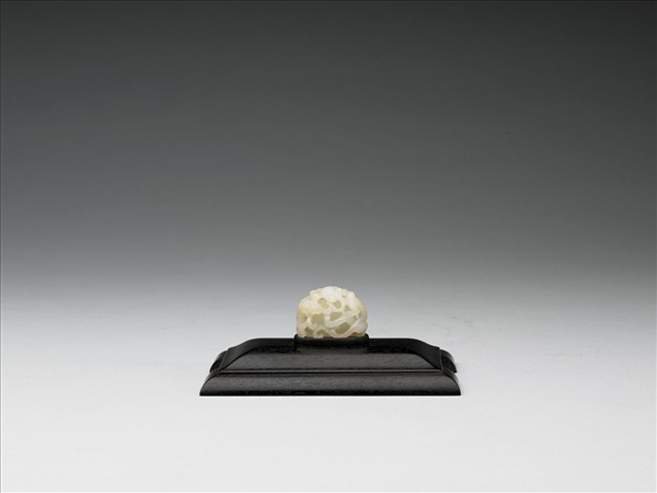 螭虎啣芝紋玉頂