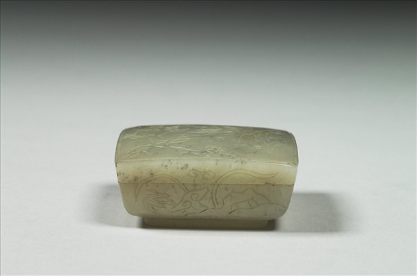 玉人物山水紋方盒