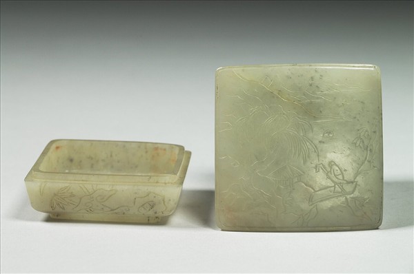 玉人物山水紋方盒