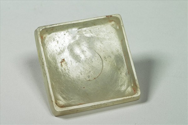 玉人物山水紋方盒