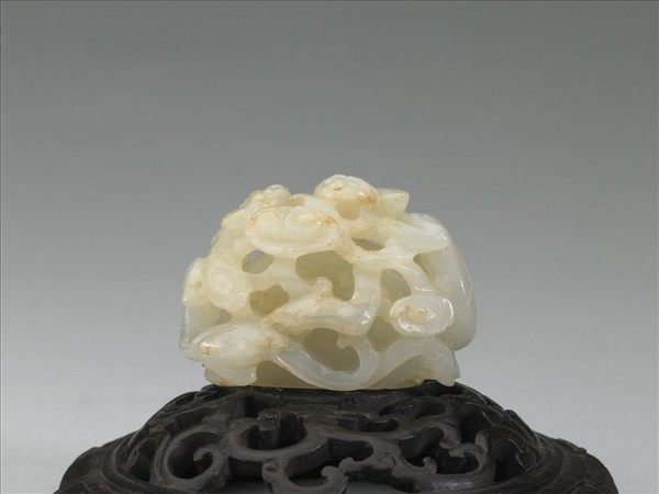 螭虎啣芝紋玉頂