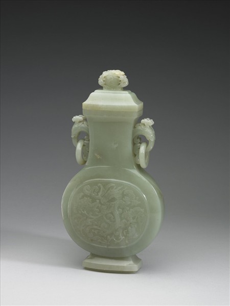 玉穿花龍紋環耳扁瓶