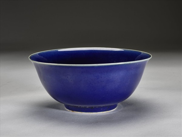 霽青釉雲龍紋碗