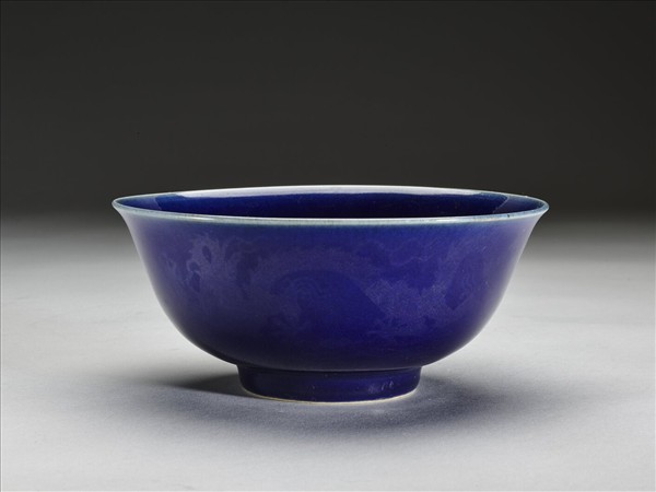 霽青釉雲龍紋碗