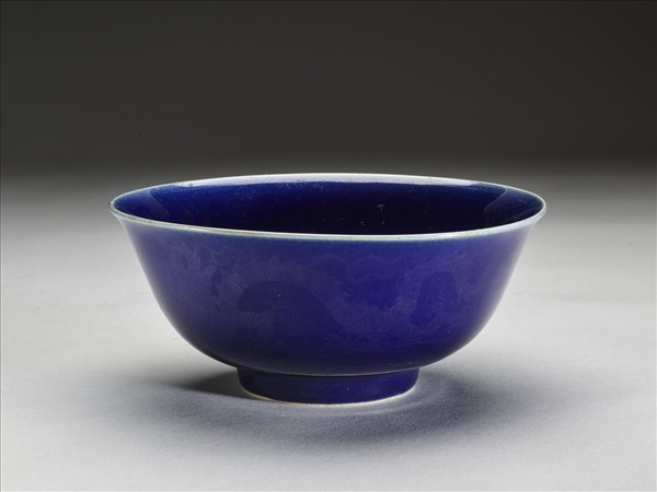 霽青釉雲龍紋碗