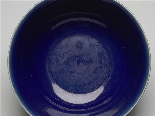 霽青釉雲龍紋碗