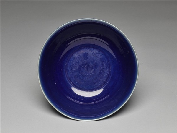 霽青釉雲龍紋碗