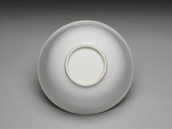 甜白釉雙龍紋碗