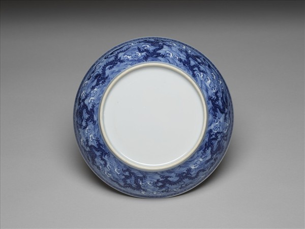 青花波濤龍紋盤