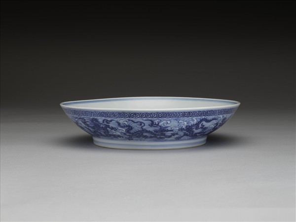 青花波濤龍紋盤