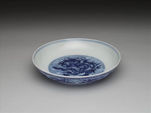 青花波濤龍紋盤