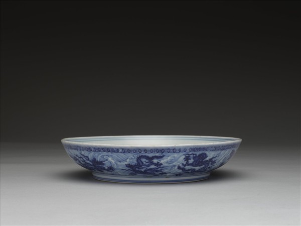青花波濤龍紋盤