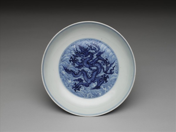 青花波濤龍紋盤
