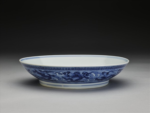 青花波濤龍紋盤