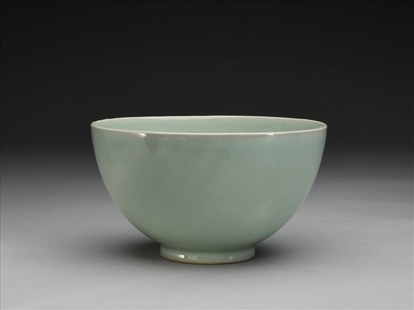 冬青釉蓮子碗