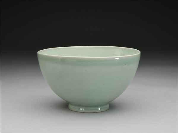 冬青釉蓮子碗