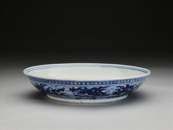 青花波濤龍紋盤