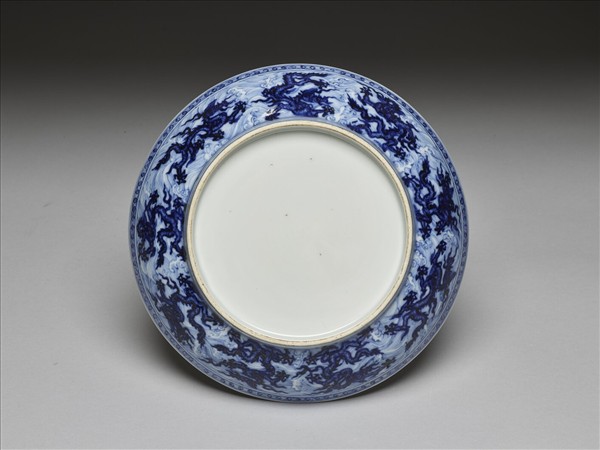 青花波濤龍紋盤