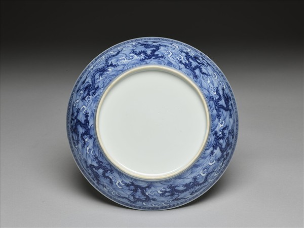 青花波濤龍紋盤