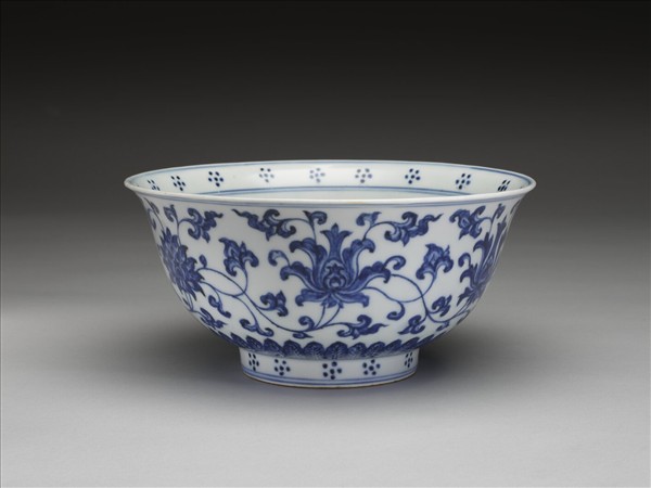 青花番蓮紋碗